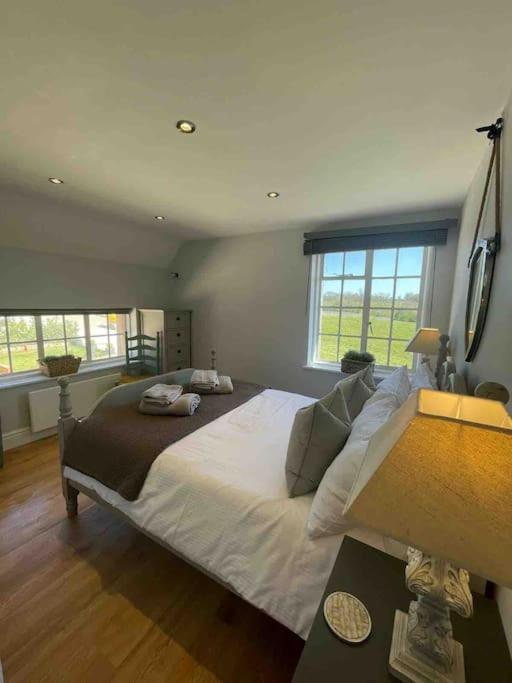 The Coach House Apartment Alderbury Exterior photo