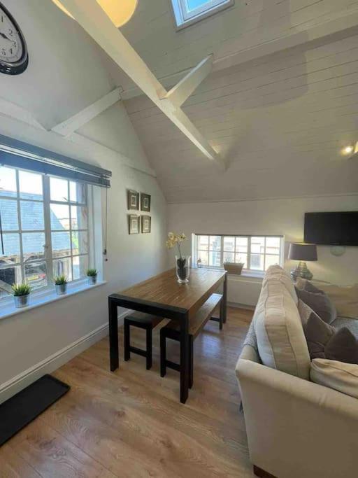 The Coach House Apartment Alderbury Exterior photo